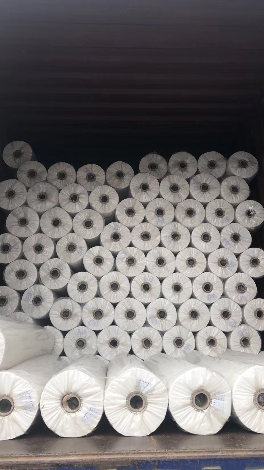 一大车无纺布.jpg